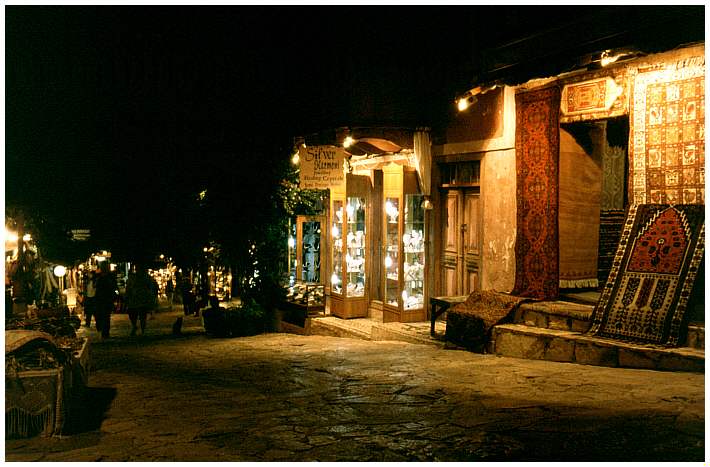 Nächtliche Gasse in Kas