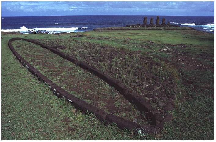 Fundament einer Schlafh&uuml;tte (Hare paenga)
